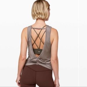 Lululemon deep stretch tank top Maeve gray